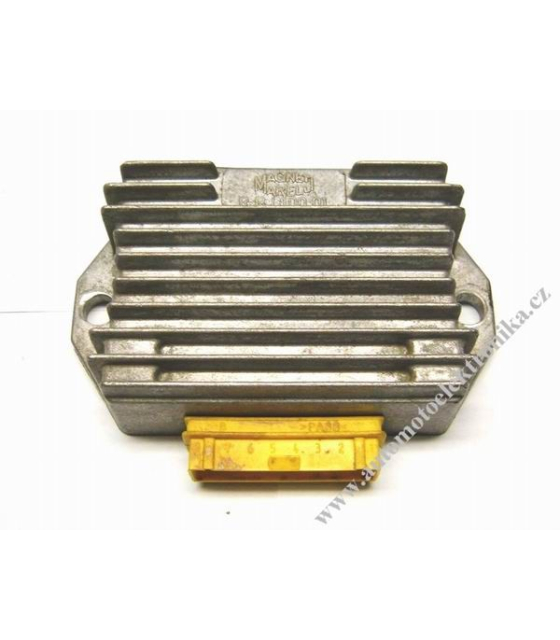 Regulátor dobíjení Piaggio Liberty