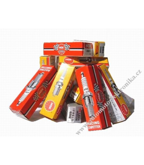 Zapalovací svíčka NGK JR8B